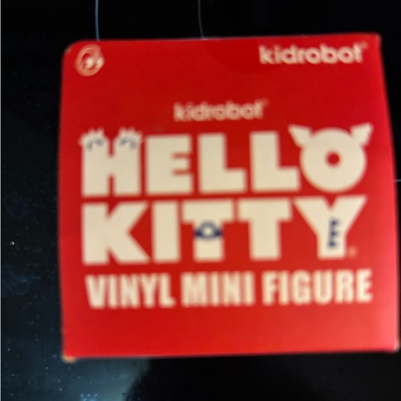 Hello Kitty Green and Yellow Action Figure - Picture 3 of 3